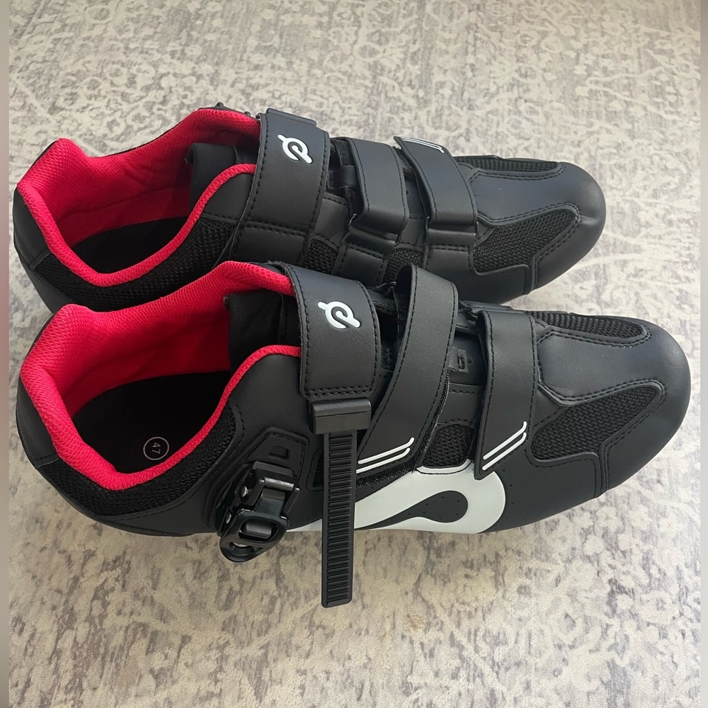 Peloton Mens shoes with clip ins